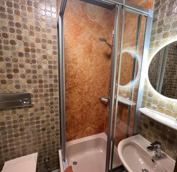 חדר סטנדרט יחיד עם מרפסת, Zur Germania