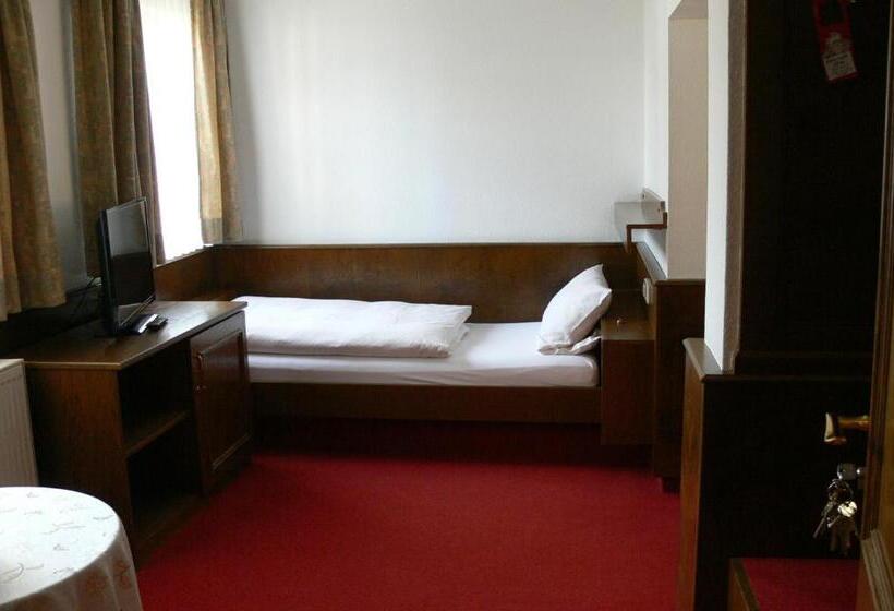 חדר סטנדרט יחיד, Zur Germania