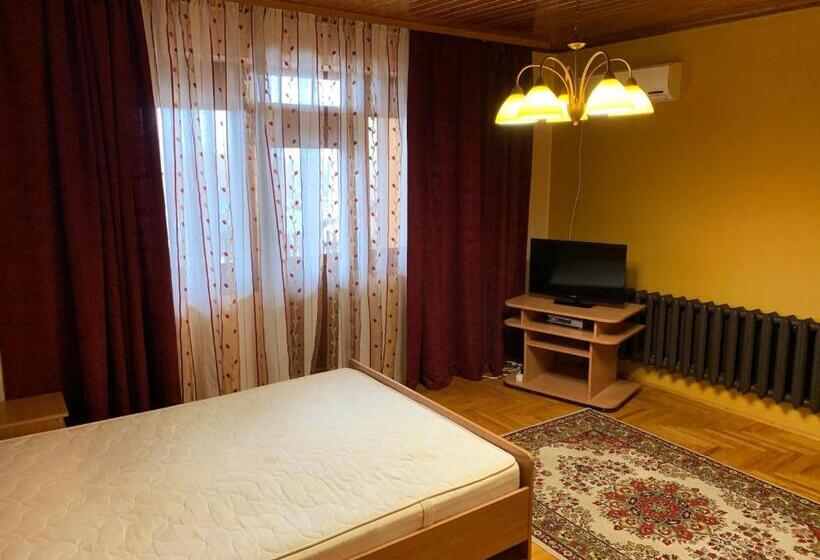 Chambre Standard avec Balcon, приватний будинок