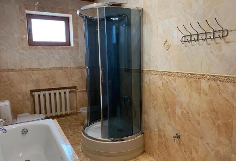 Appartement 3 Chambres, приватний будинок