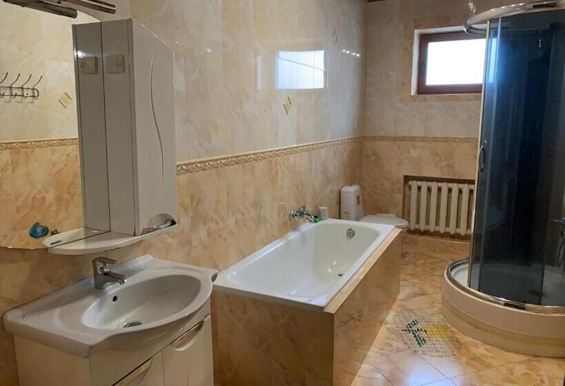 Appartement 3 Chambres, приватний будинок