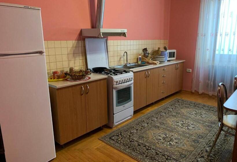 Appartement 3 Chambres, приватний будинок