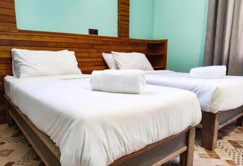 اتاق لوکس, Akiri Surf Retreat