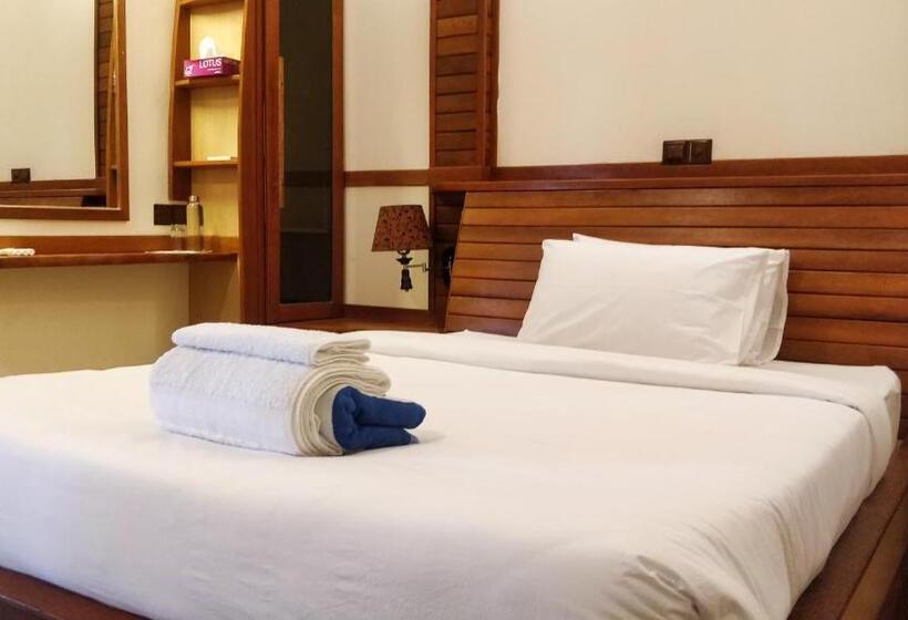 اتاق لوکس, Akiri Surf Retreat