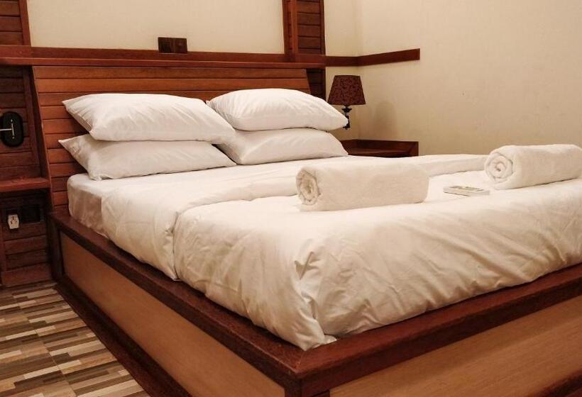 اتاق لوکس, Akiri Surf Retreat