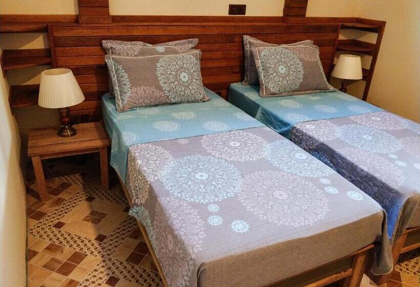 اتاق لوکس, Akiri Surf Retreat