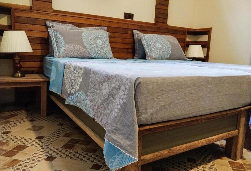 اتاق لوکس, Akiri Surf Retreat