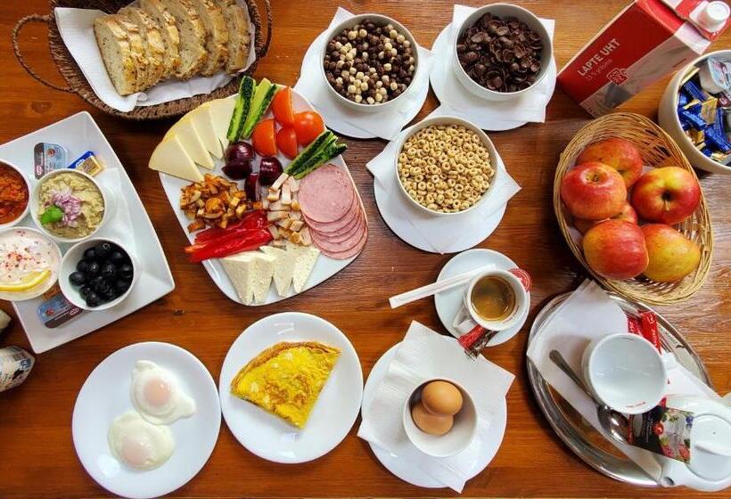 Полулюкс с Балконом, Pastravaria Bratioara