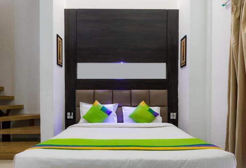 חדר דלוקס, Treebo The Blue Roof