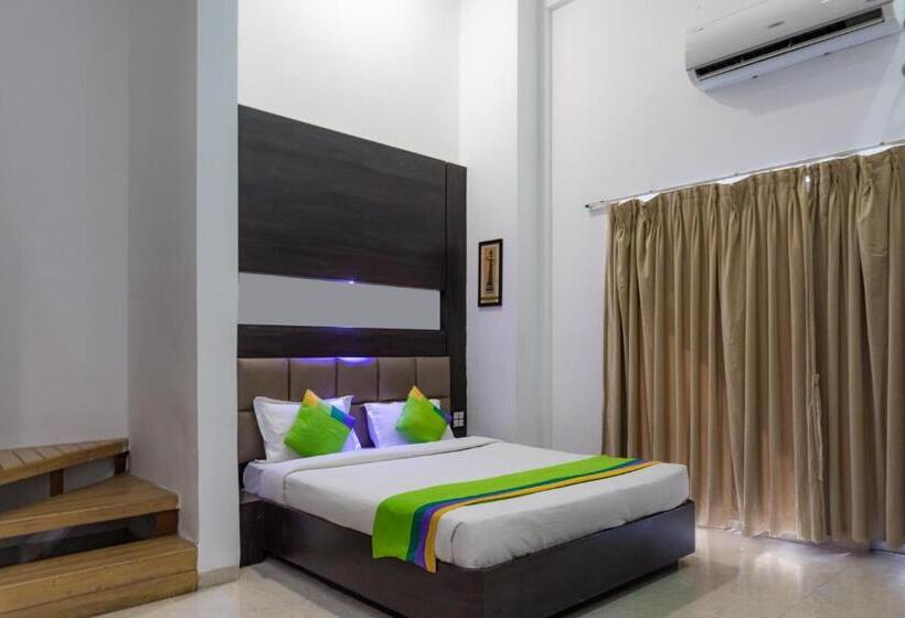 חדר דלוקס, Treebo The Blue Roof