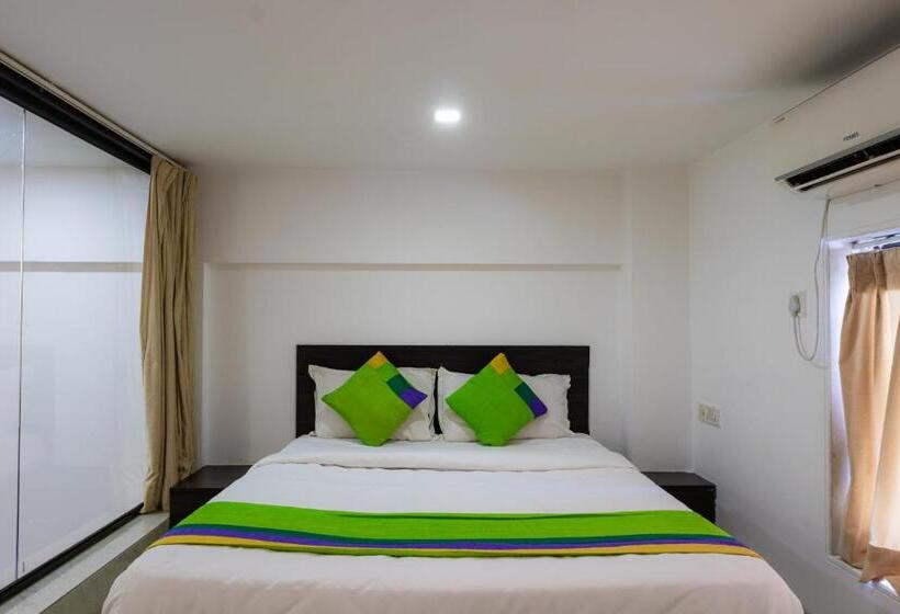 חדר דלוקס, Treebo The Blue Roof