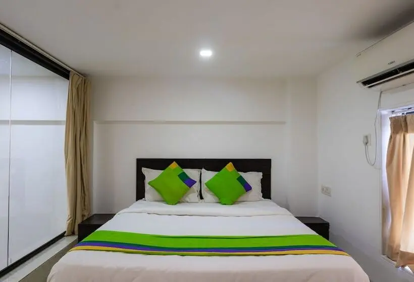 Chambre Deluxe, Treebo The Blue Roof