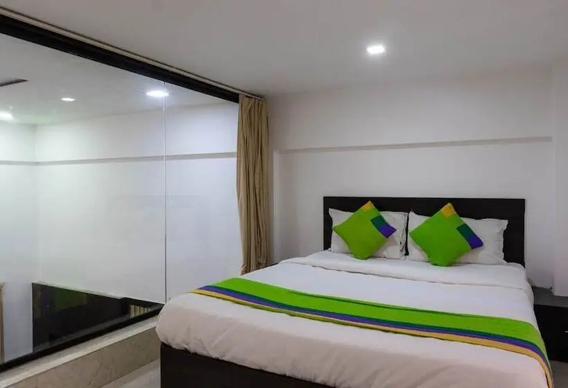Chambre Deluxe, Treebo The Blue Roof