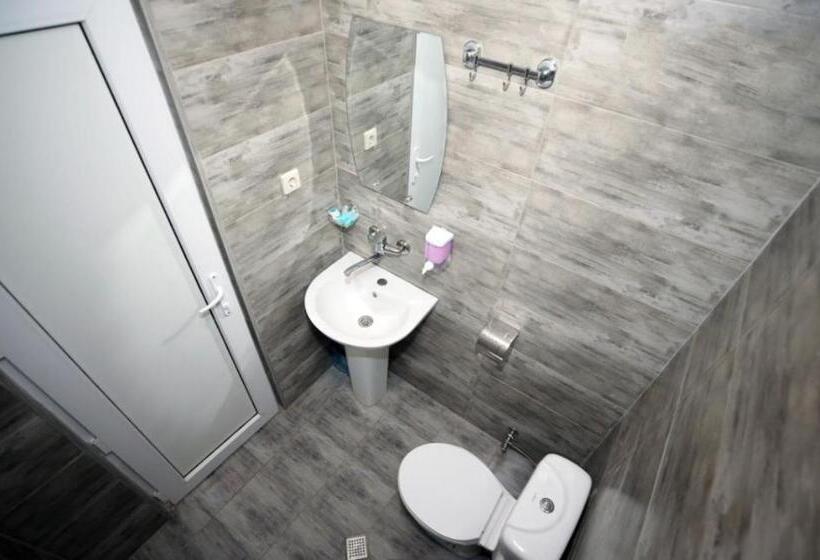 اتاق استاندارد سه نفره, Tbilisi Airport Hotel Atu