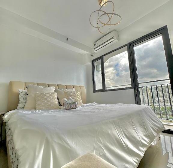 스탠다드 스튜디오 킹침대, 1 Br With Balcony & King Sized Bed Near Mall Of Asia