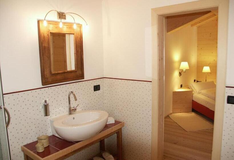 غرفة قياسية مطلة على الجبل, Chalet Da Mont Resciesa