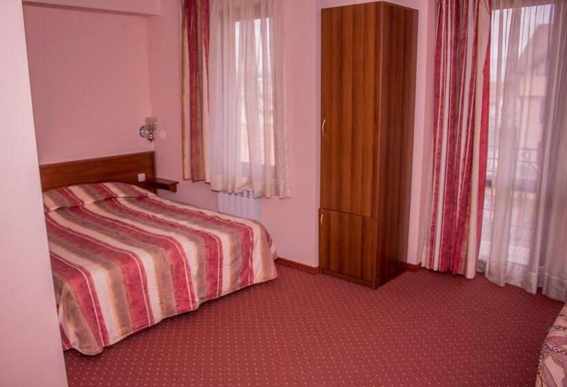 اتاق راحتی سه تخته, Family Hotel Ivel   семеен хотел ивел