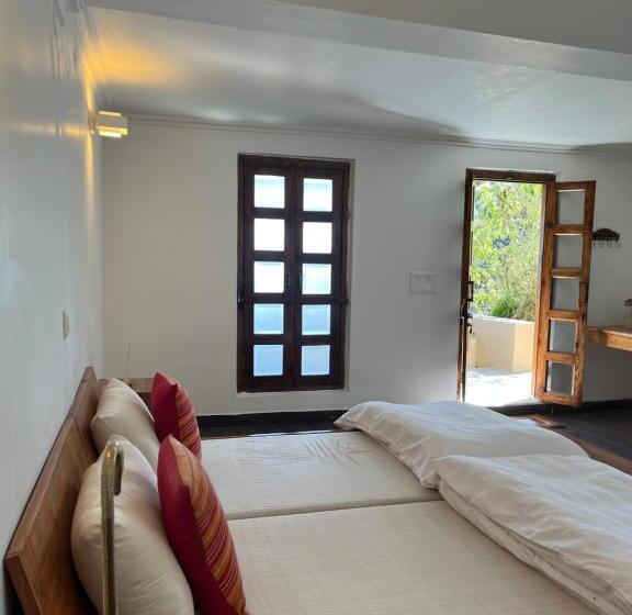 Quarto Deluxe, Dunagiri Retreat