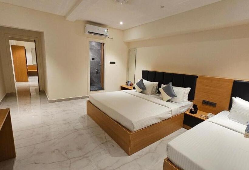 Семейный Номер, Emerald Urban Comforts