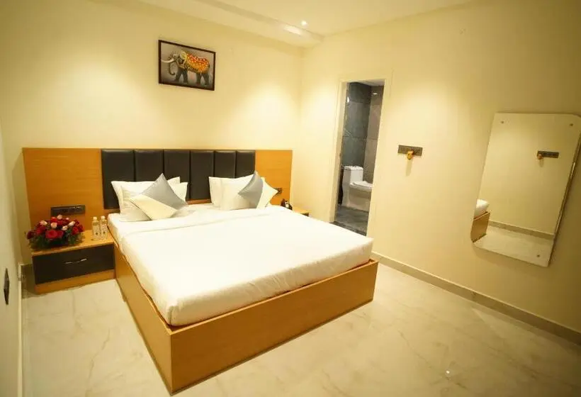 Suite, Emerald Urban Comforts