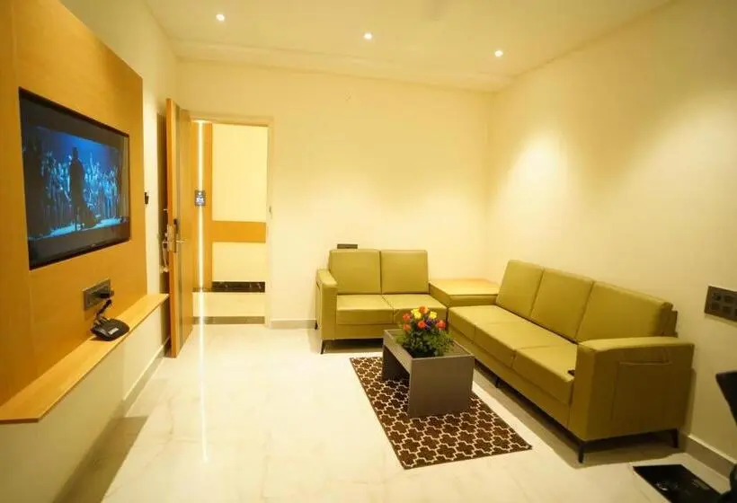 Suite, Emerald Urban Comforts