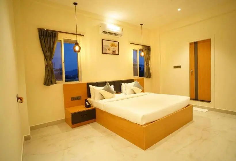 Deluxe Room, Emerald Urban Comforts