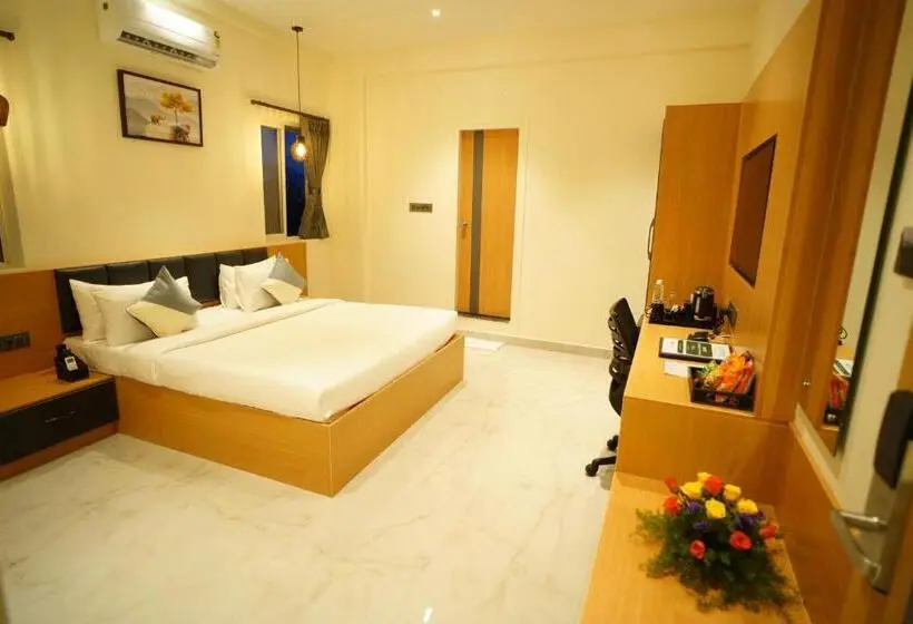 Deluxe Room, Emerald Urban Comforts