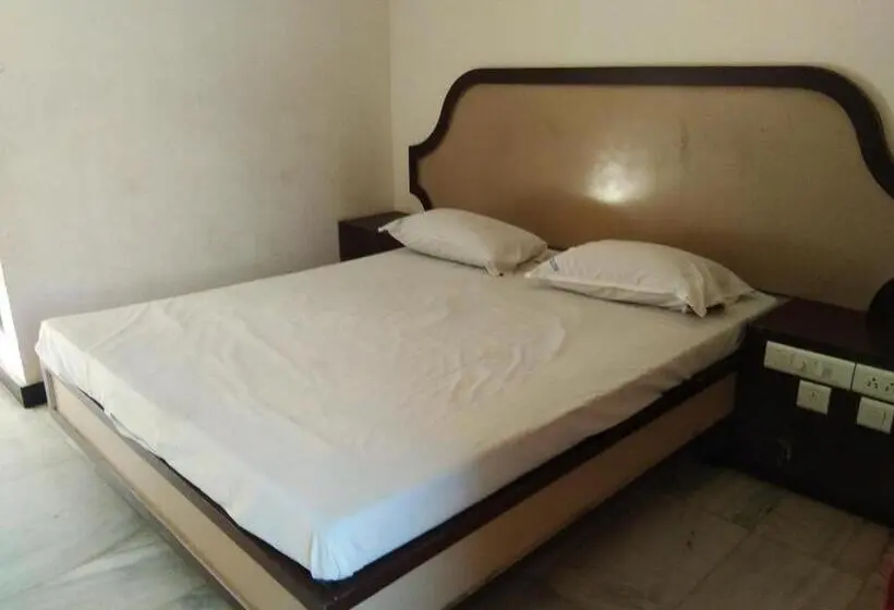 Standardzimmer, John