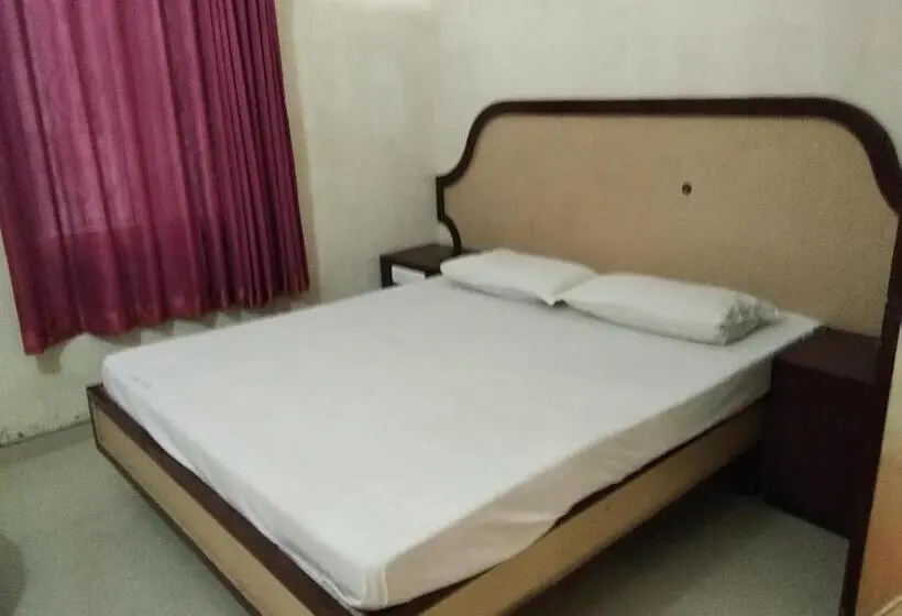 Standardzimmer, John