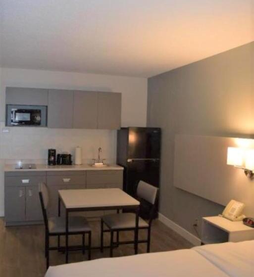 스탠다드 룸 킹사이즈 침대, Mainstay Suites Msp Airport Mall Of America