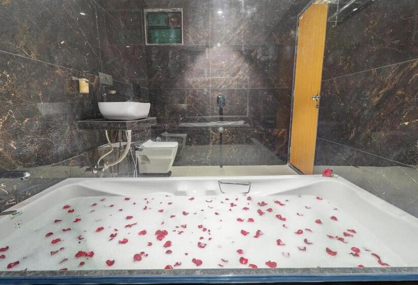Suite, Radhe Residency
