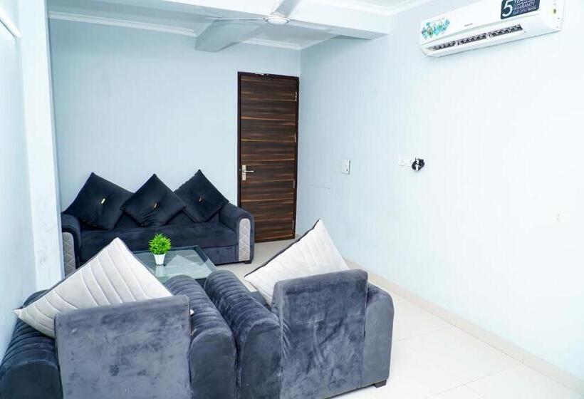 استودیو استاندارد با بالکن, Limewood Stay   Executive Huda City Center