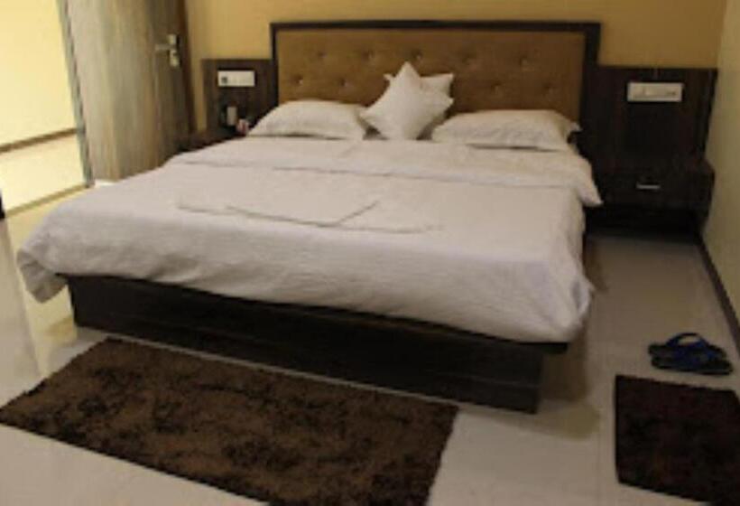 Quarto Deluxe, Shri Sharnam, Maheshwar