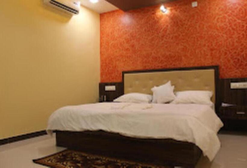 Quarto Deluxe, Shri Sharnam, Maheshwar