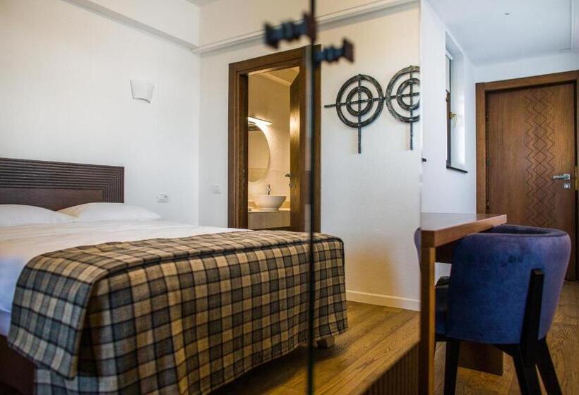 ‫غرفة فردية مزودة بتراس, Cerdac Cotesti