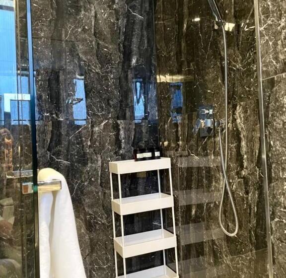 豪华家庭房间, 5mins Walk To Various Night Market @stratregic & Spacious Space At The Erawan Condo  8pax With Bathu