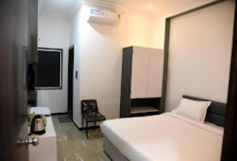 Номер Deluxe, Ambika Hotel,burhanpur