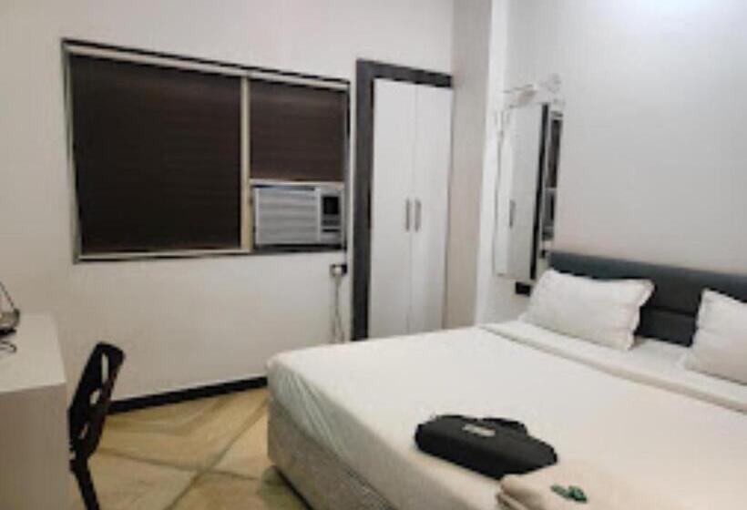 غرفة ديلوكس, Ambika Hotel,burhanpur