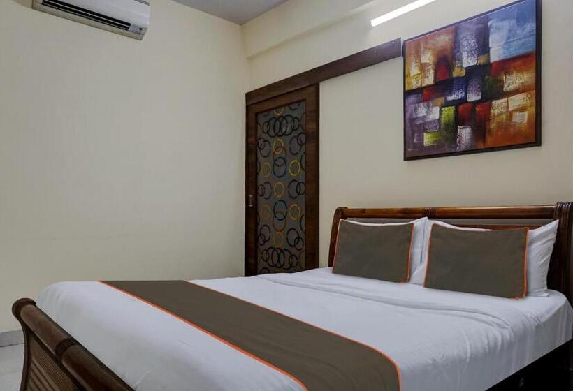 Трехместный Номер Классика, Fabhotel Grandeur