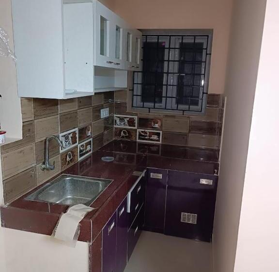 スタンダードスタジオ, Alif Serviced  Apartments