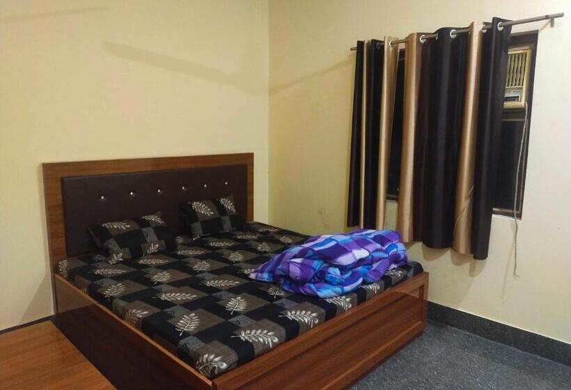 غرفة كلاسيكية ثلاثية, Oyo 8209 The Park Ovo Hotal