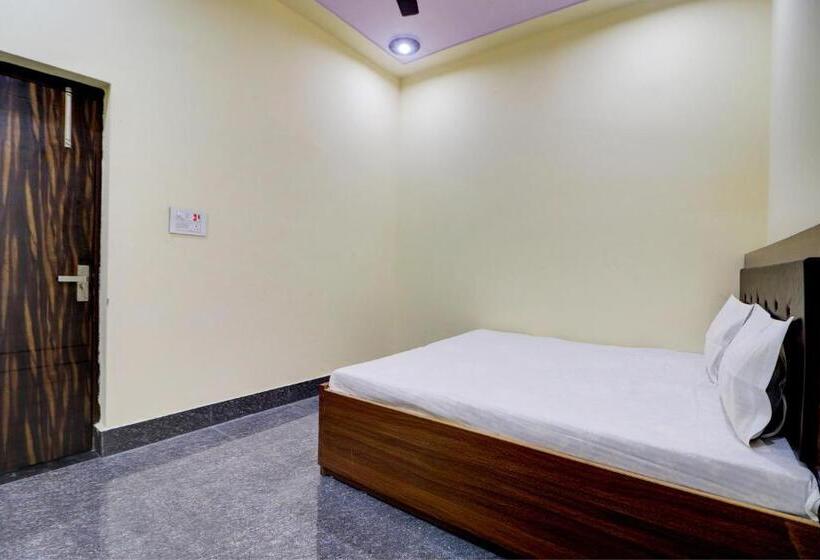 غرفة كلاسيكية ثلاثية, Oyo 8209 The Park Ovo Hotal