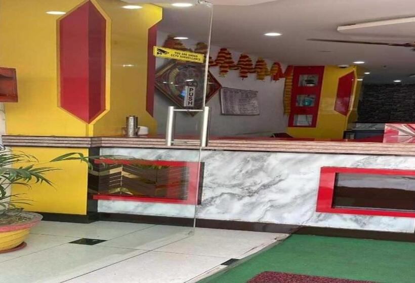 豪华三人间, Oyo A One Guest House