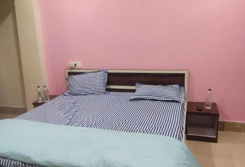 豪华三人间, Oyo A One Guest House