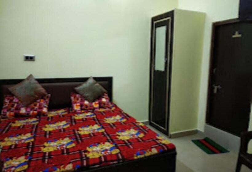 이코노미 룸, Pitambara Palace,datia