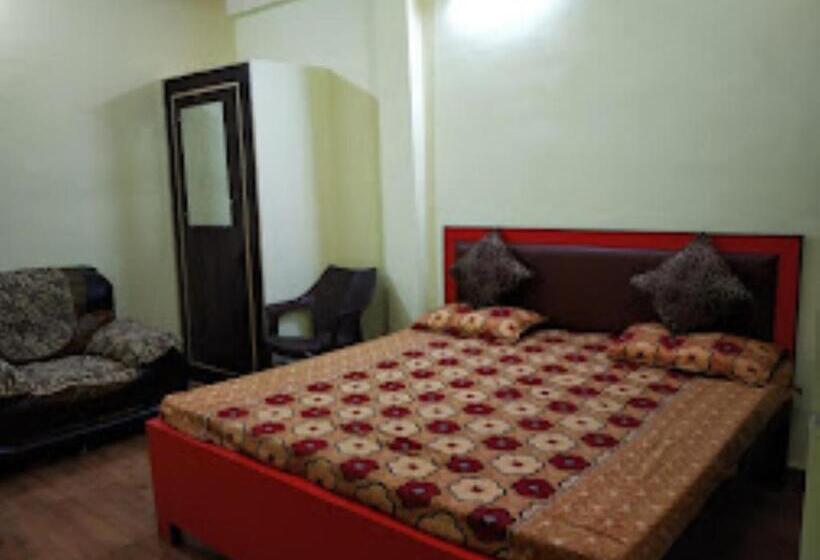 디럭스 룸, Pitambara Palace,datia