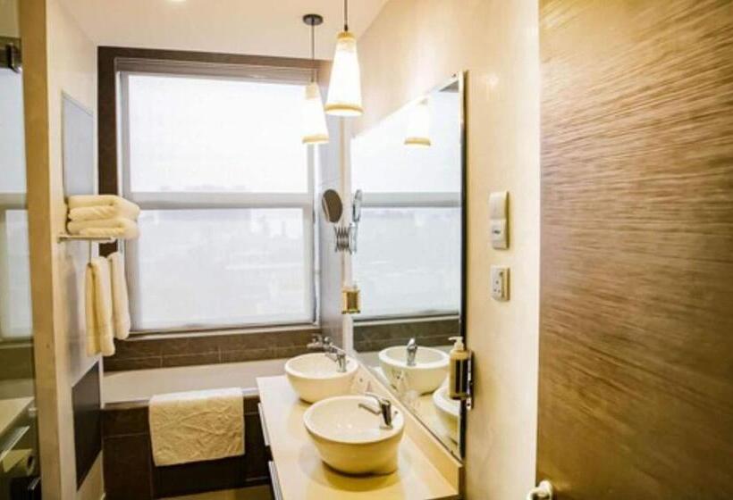 سوئیت با تخت بزرگ, Royal Residence Suites