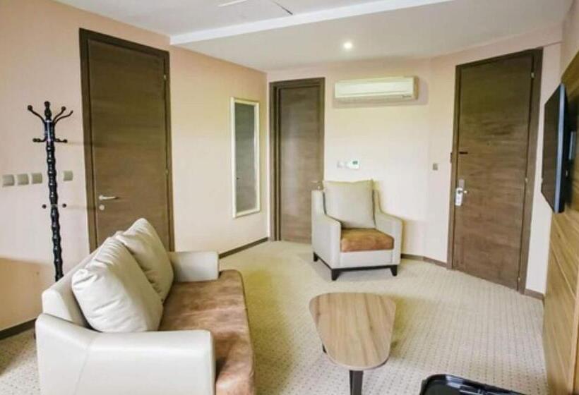 سوئیت با تخت بزرگ, Royal Residence Suites