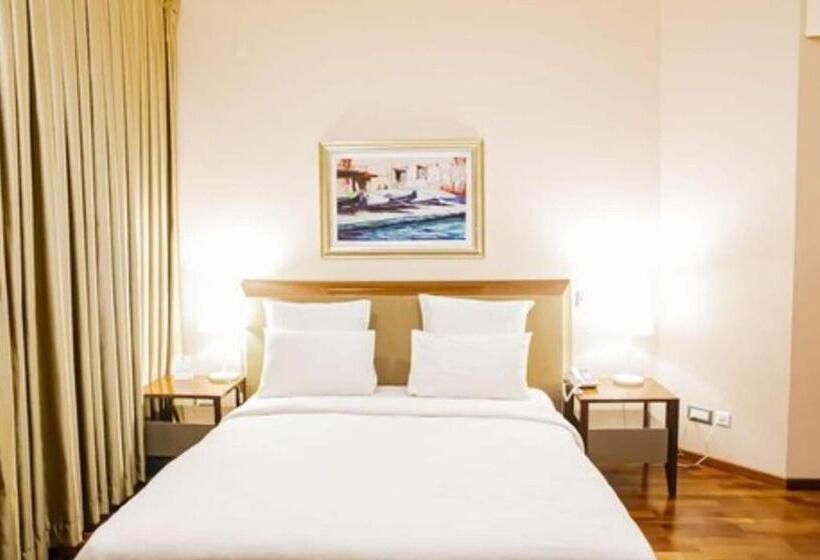 سوئیت با تخت بزرگ, Royal Residence Suites