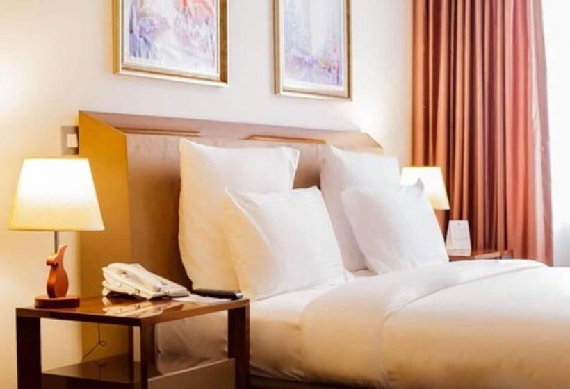 سوئیت با تخت بزرگ, Royal Residence Suites